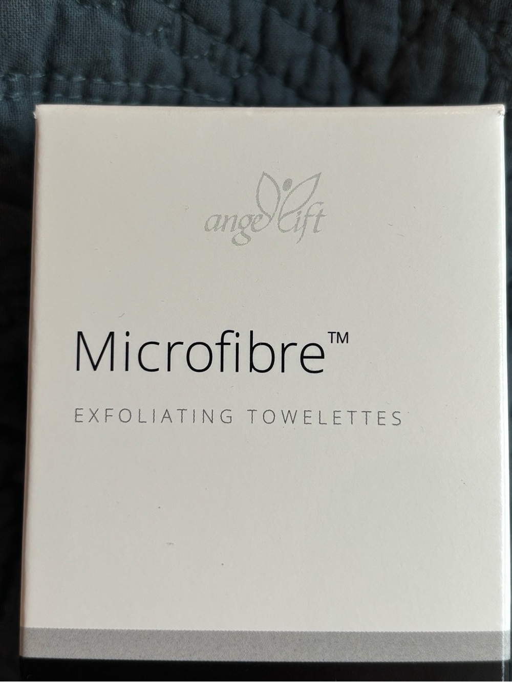 AngelLift Microfibre Exfoliating Towelettes Facial Cleansing Cloths 16pc NEW - Picture 4 of 6